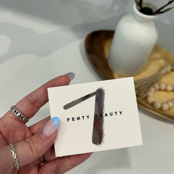 Fenty Beauty Snap Shadow Mix & Match Eyeshadow Palette - 7 Cadet - Picture 2 of 5